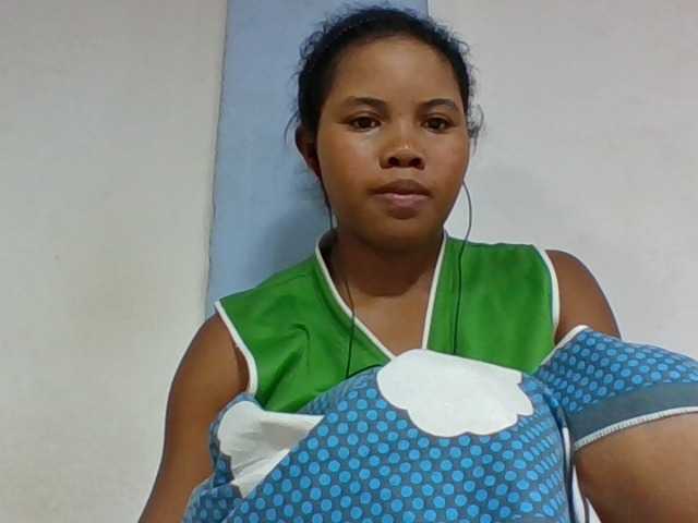 Juliah1a live cam on BongaCams