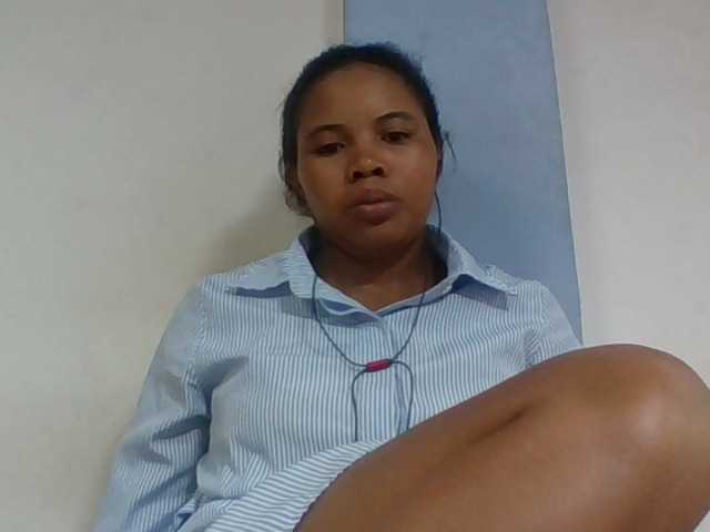 Juliah1a live cam on BongaCams