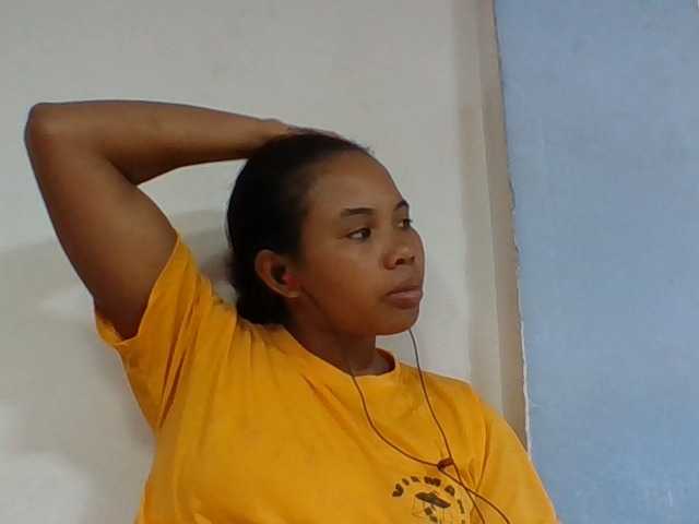 Juliah1a live cam on BongaCams