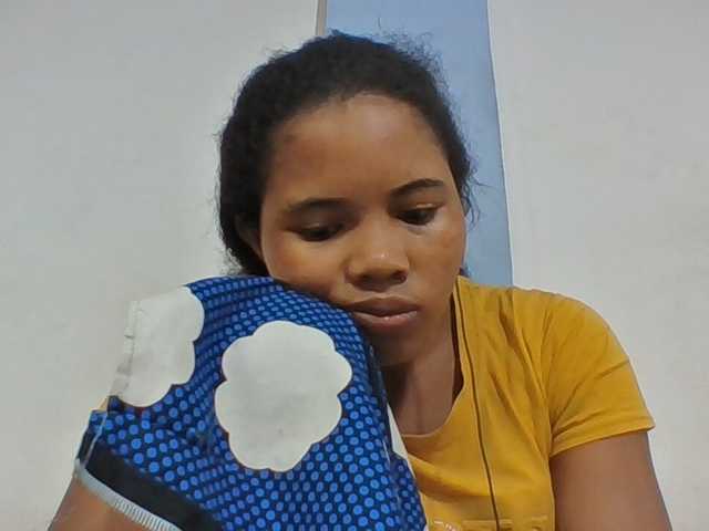 Juliah1a live cam on BongaCams