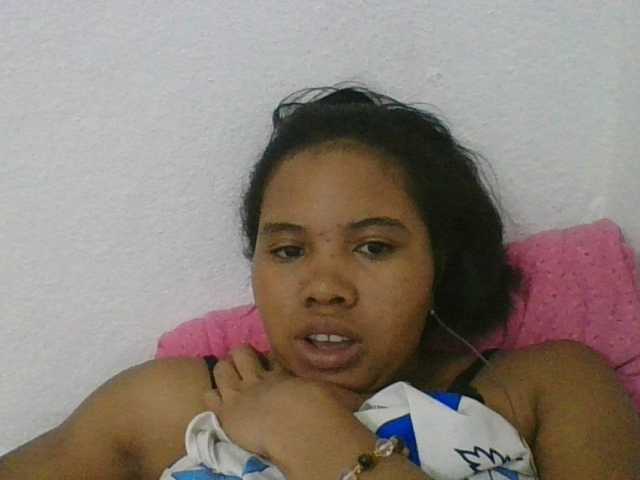 Juliah1a live cam on BongaCams