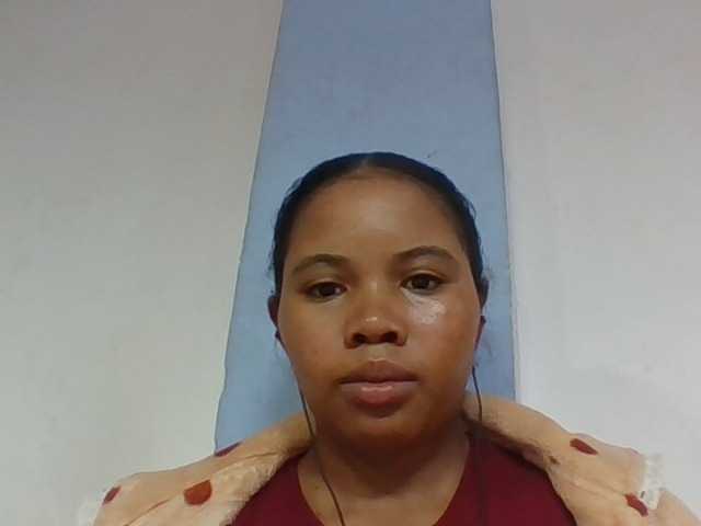 Juliah1a live cam on BongaCams