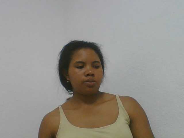 Juliah1a live cam on BongaCams