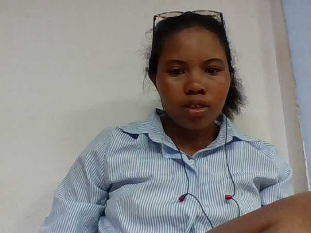 Juliah1a live cam on BongaCams