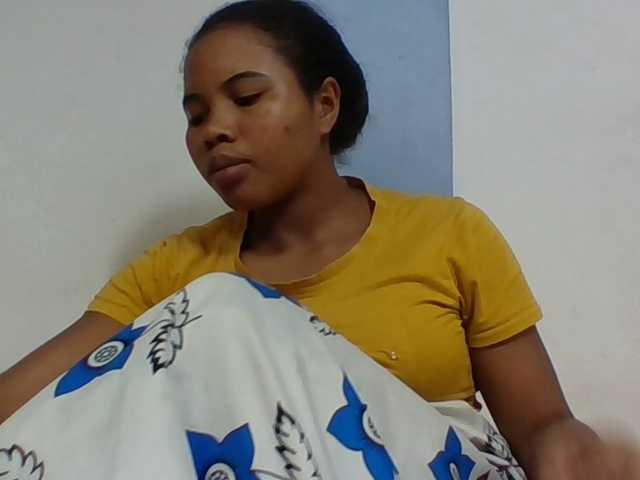 Juliah1a live cam on BongaCams