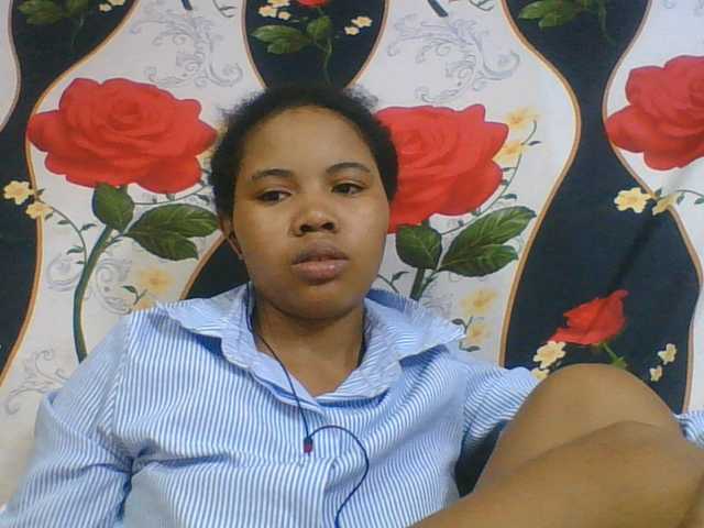 Juliah1a live cam on BongaCams