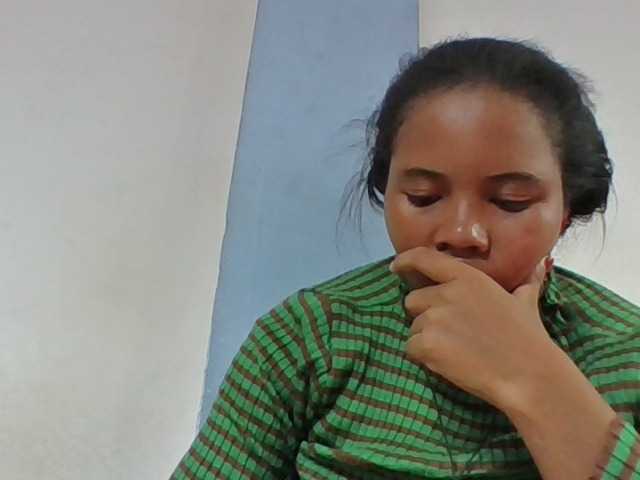 Juliah1a live cam on BongaCams