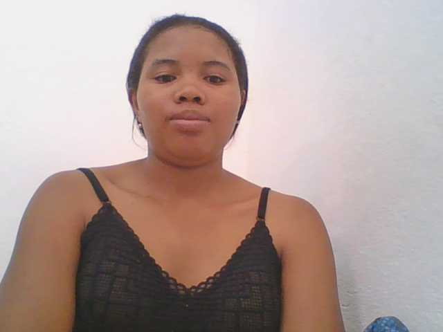 Juliah1a live cam on BongaCams