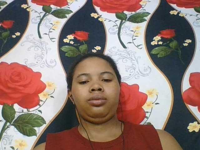 Juliah1a live cam on BongaCams