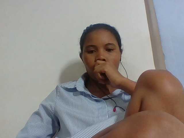 Juliah1a live cam on BongaCams