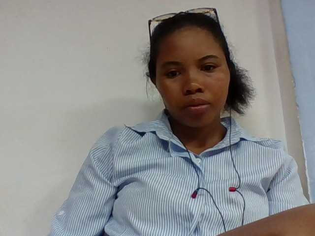 Juliah1a live cam on BongaCams