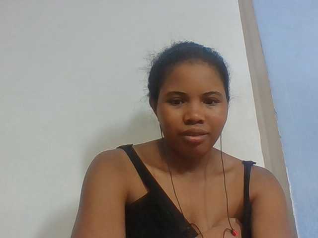 Juliah1a live cam on BongaCams