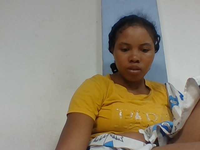 Juliah1a live cam on BongaCams