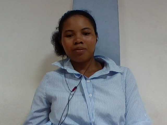 Juliah1a live cam on BongaCams