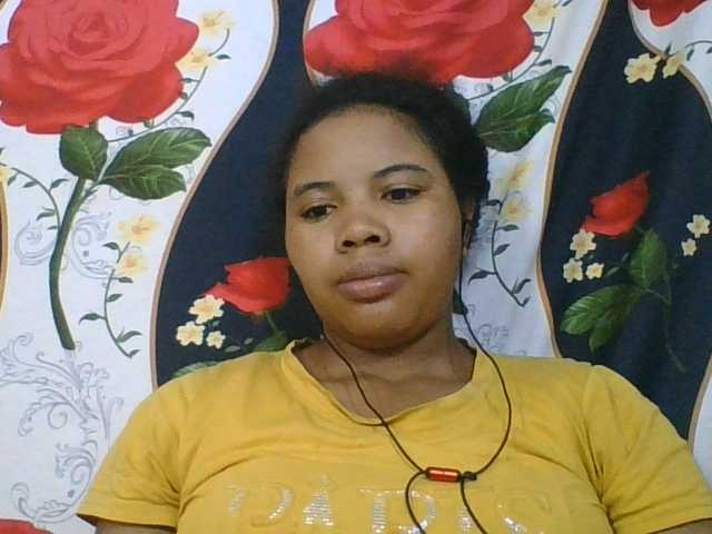 Juliah1a live cam on BongaCams