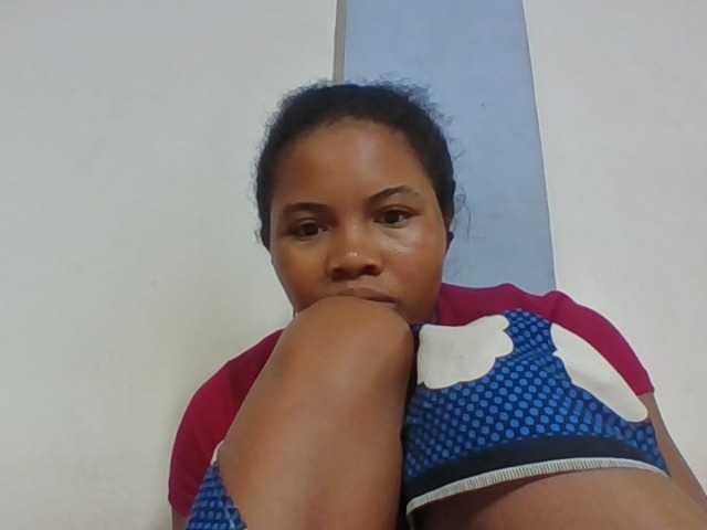 Juliah1a live cam on BongaCams