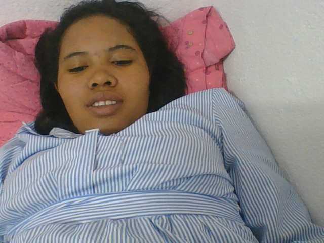 Juliah1a live cam on BongaCams