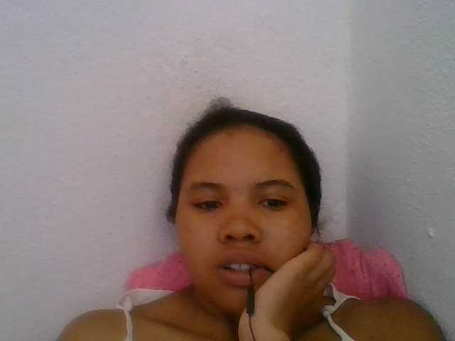Juliah1a live cam on BongaCams