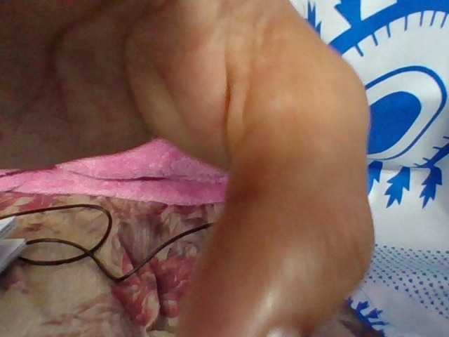 Juliah1a live cam on BongaCams