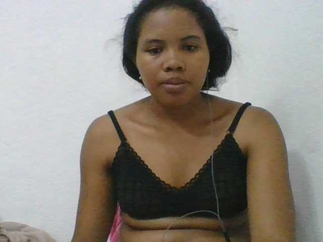 Juliah1a live cam on BongaCams
