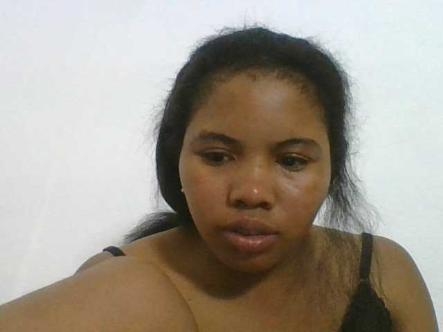 Juliah1a live cam on BongaCams