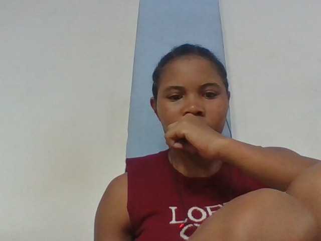 Juliah1a live cam on BongaCams