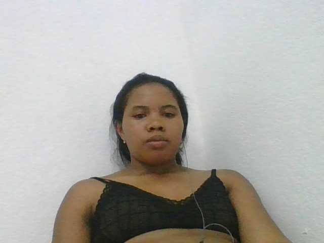 Juliah1a live cam on BongaCams