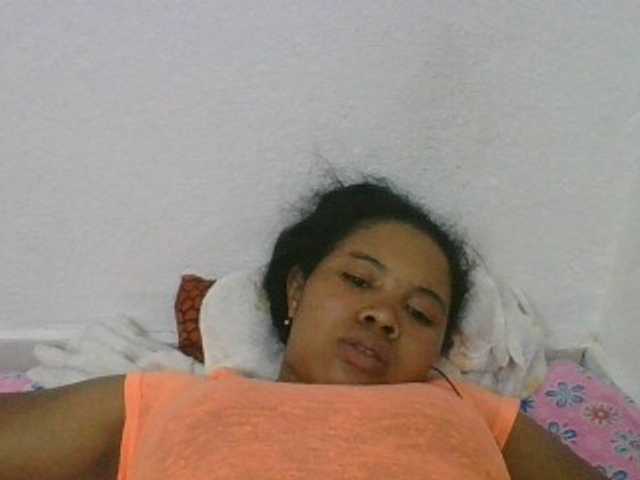 Juliah1a live cam on BongaCams