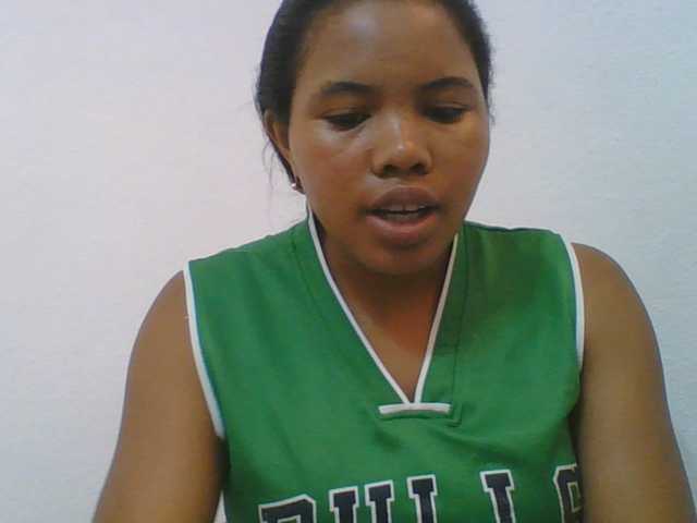 Juliah1a live cam on BongaCams