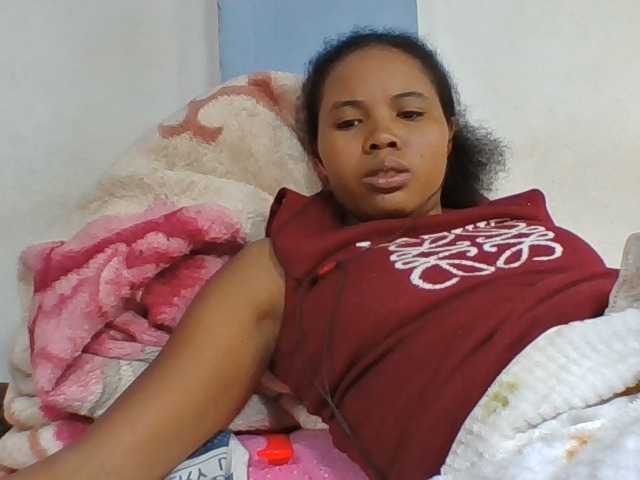 Juliah1a live cam on BongaCams