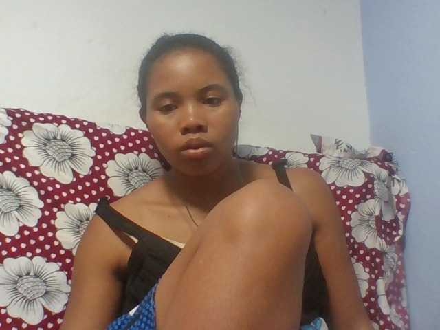 Juliah1a live cam on BongaCams