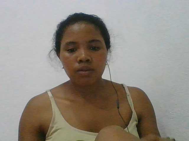 Juliah1a live cam on BongaCams