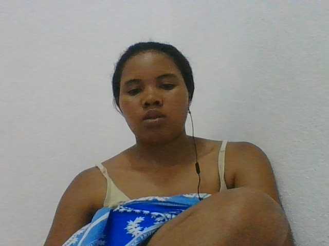 Juliah1a live cam on BongaCams