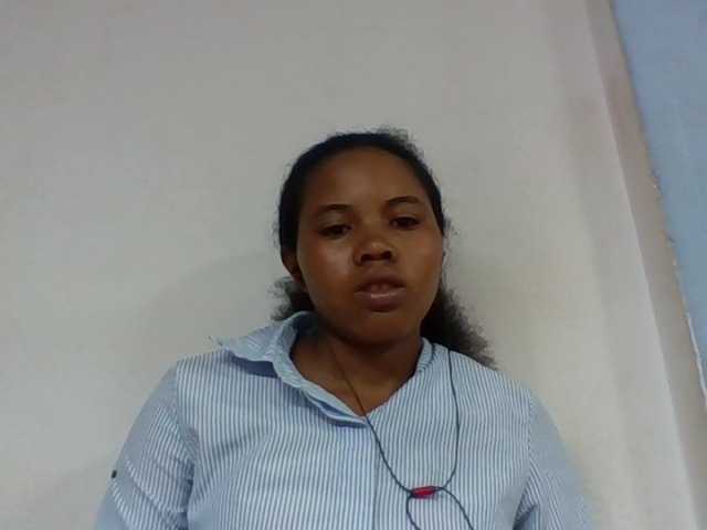 Juliah1a live cam on BongaCams