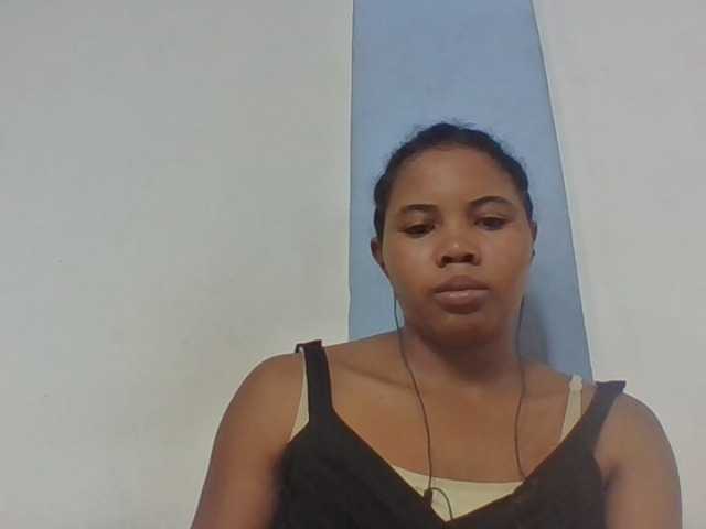 Juliah1a live cam on BongaCams