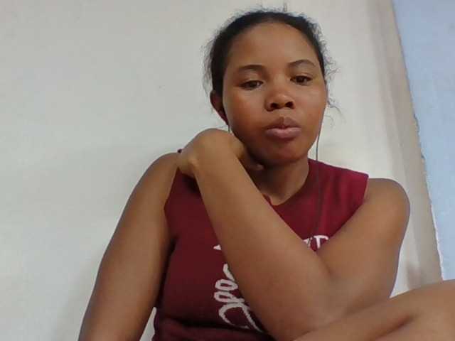 Juliah1a live cam on BongaCams
