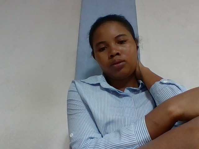 Juliah1a live cam on BongaCams