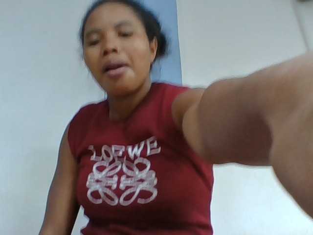 Juliah1a live cam on BongaCams