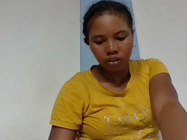 Juliah1a live cam on BongaCams