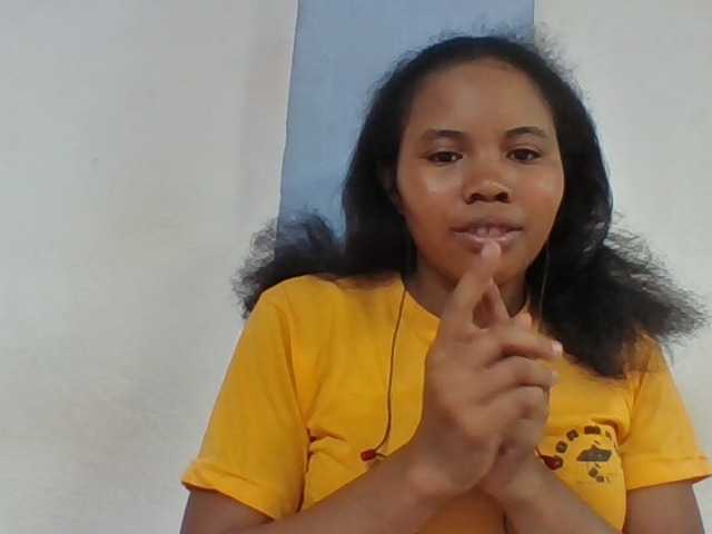 Juliah1a live cam on BongaCams