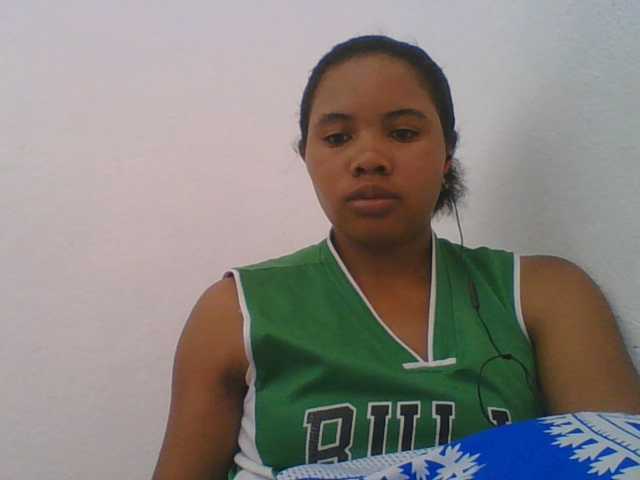 Juliah1a live cam on BongaCams