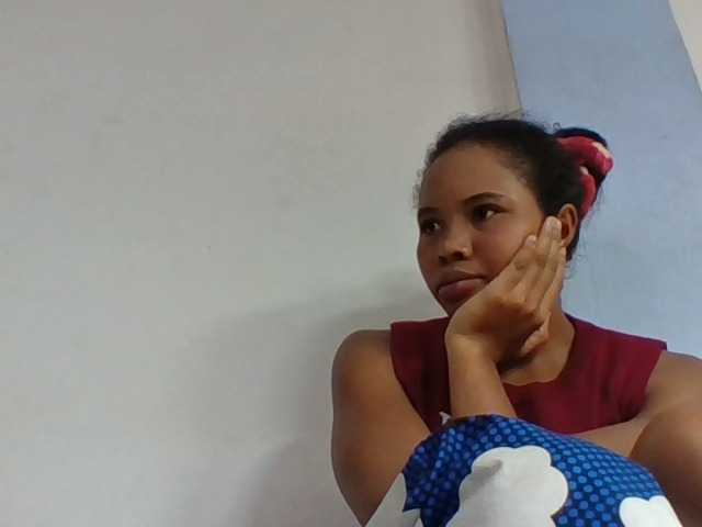 Juliah1a live cam on BongaCams