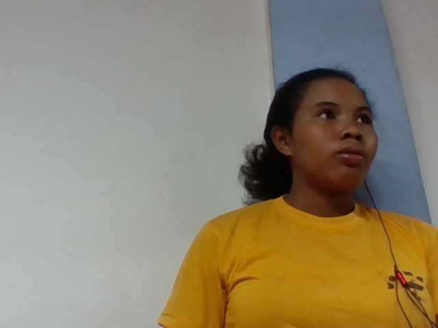 Juliah1a live cam on BongaCams