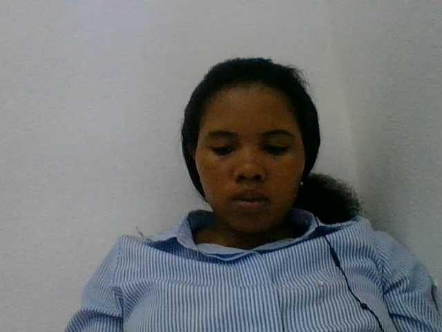 Juliah1a live cam on BongaCams