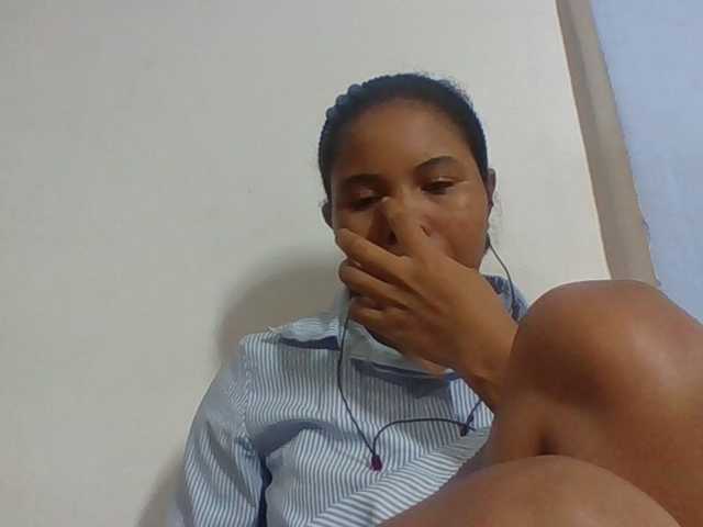 Juliah1a live cam on BongaCams