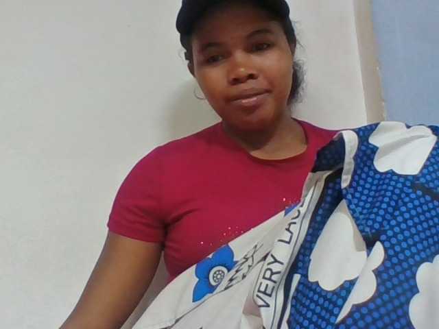 Juliah1a live cam on BongaCams