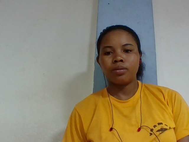 Juliah1a live cam on BongaCams