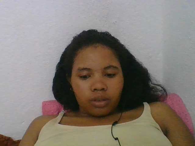 Juliah1a live cam on BongaCams