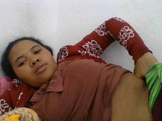 Juliah1a live cam on BongaCams