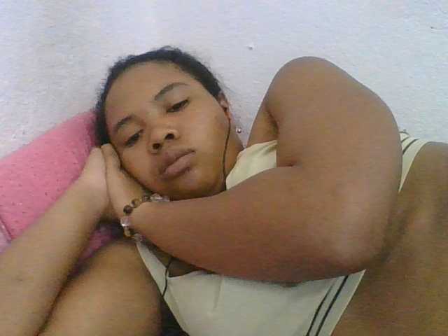 Juliah1a live cam on BongaCams